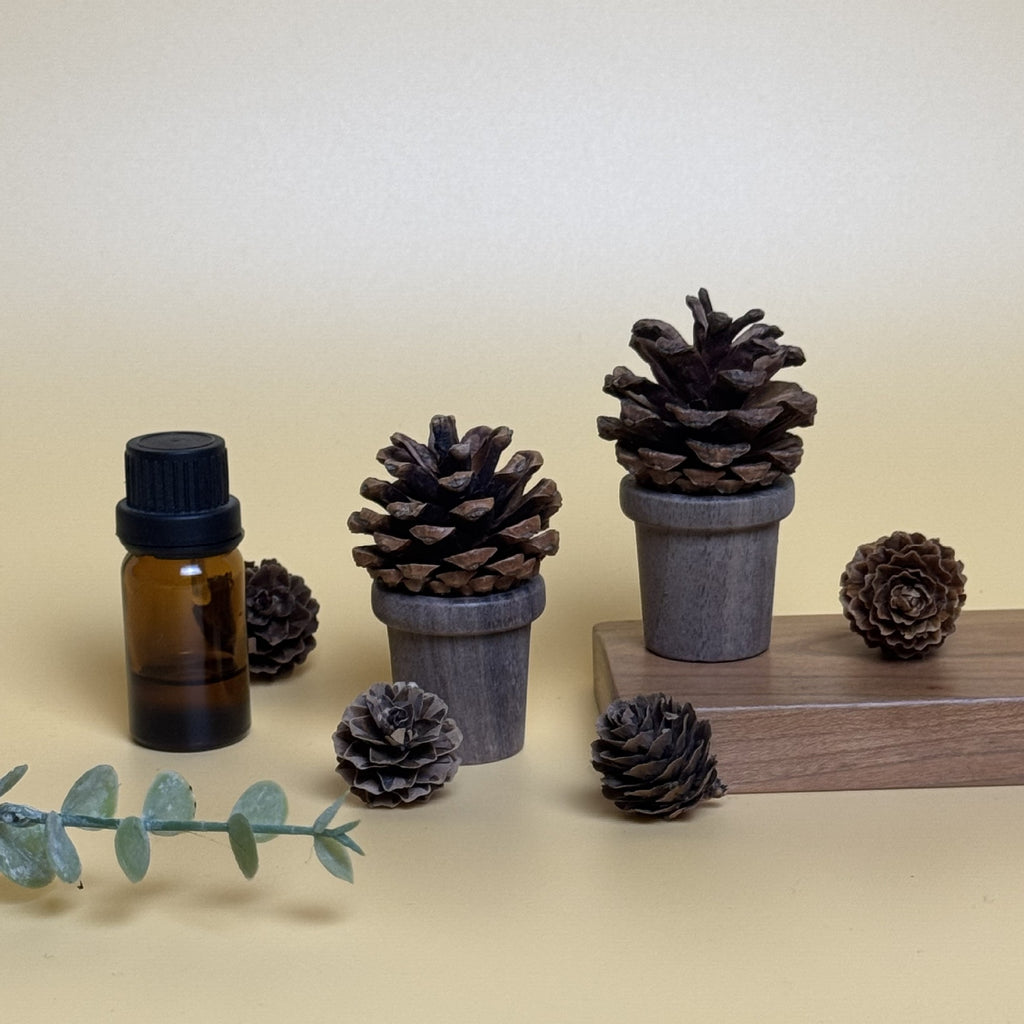 Pinecone-Shaped Fragrant Wood Décor